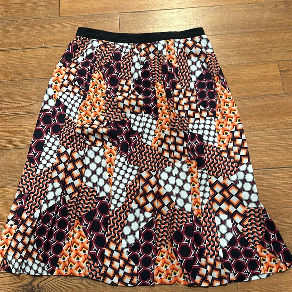Trina trunk size 10 pleated skirt silk